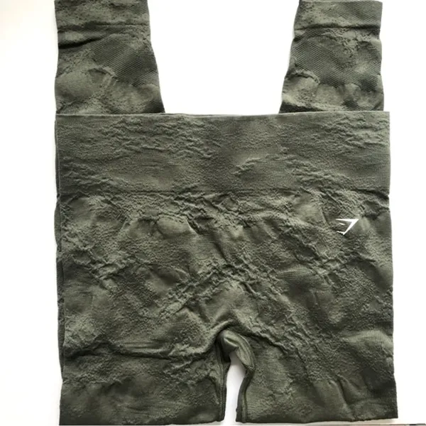 Gymshark Adapt Camo Seamless Leggings & Sports Bra Set - Image 3
