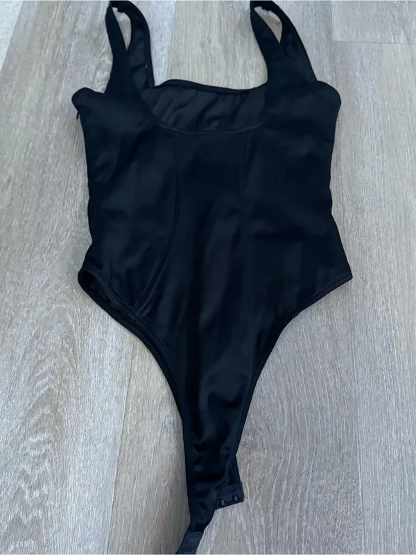 White Fox Boutique Black Scoop-Front Bodysuit - Image 4