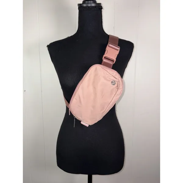 lululemon Mauve Pink Everywhere Belt Bag 1L Fanny Pack Crossbody - Image 2