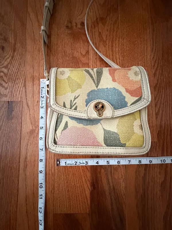 Fossil Floral leather Crossbody Bag. - Image 3