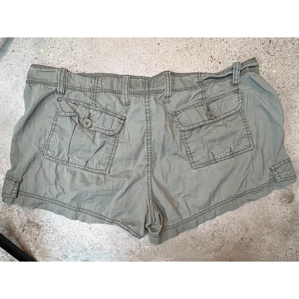 American Rag Cargo Shorts Women Olive Green Multi-Pocket Cotton Blend - Size 13 - Image 3