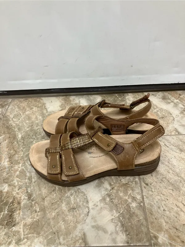 Clarks Women's April Cove Sandal Brown Leather 8.5 Adjustable Comfort Wedge Shoe - Image 5