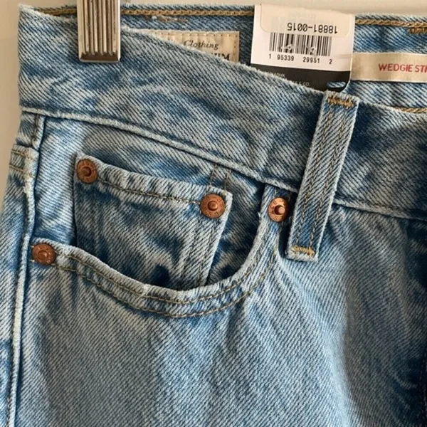 LEVI’S wedgie straight light wash jeans - Image 4