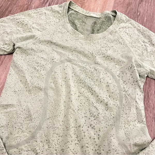 Lululemon Swiftly Tech Long Sleeve Race Length - Image 4