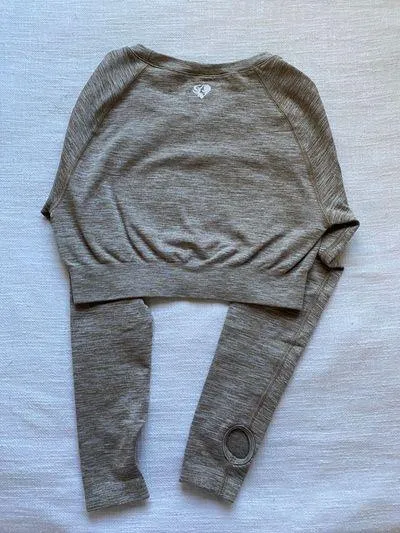 Women's Best seamless long sleeve crop top - Image 5