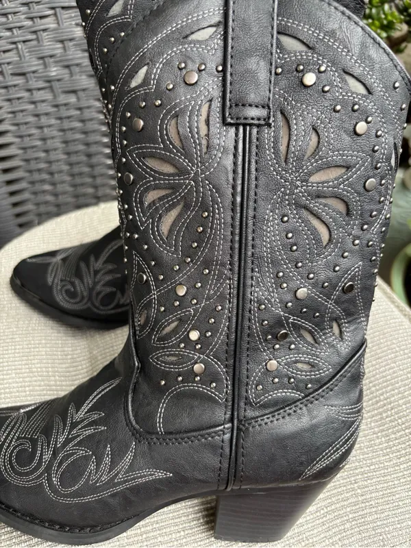 Cheyenne Women's Black Western Studded Heeled Boots Size 6.5 - Image 8