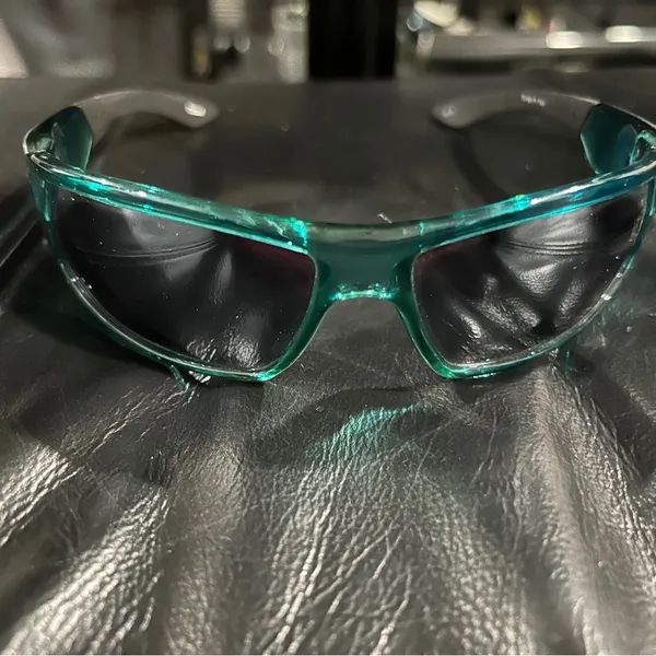 Identity Stylish Green Sunglasses - Image 8