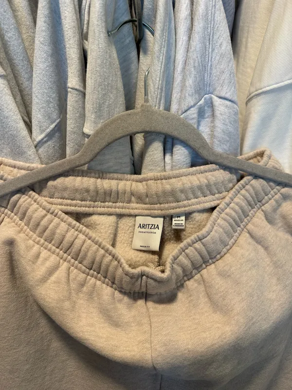 Aritzia Mega Sweatpants - Image 4