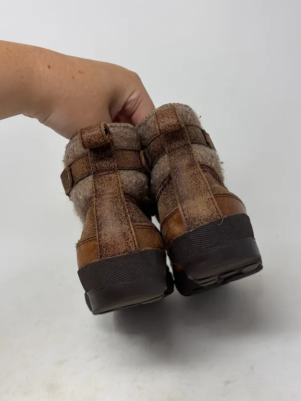 UGG Lina Duck Boot Size US 6 - Image 6