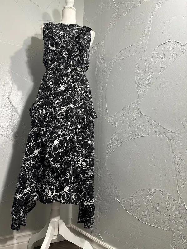Sleeveless Black & White Floral High-Low Dress - Image 9