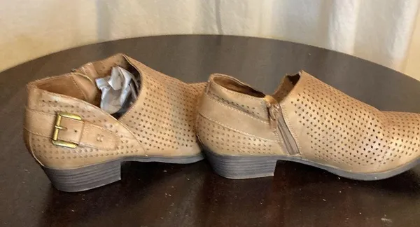 Women's Tan Perforated Ankle Boots size 9 - Image 3