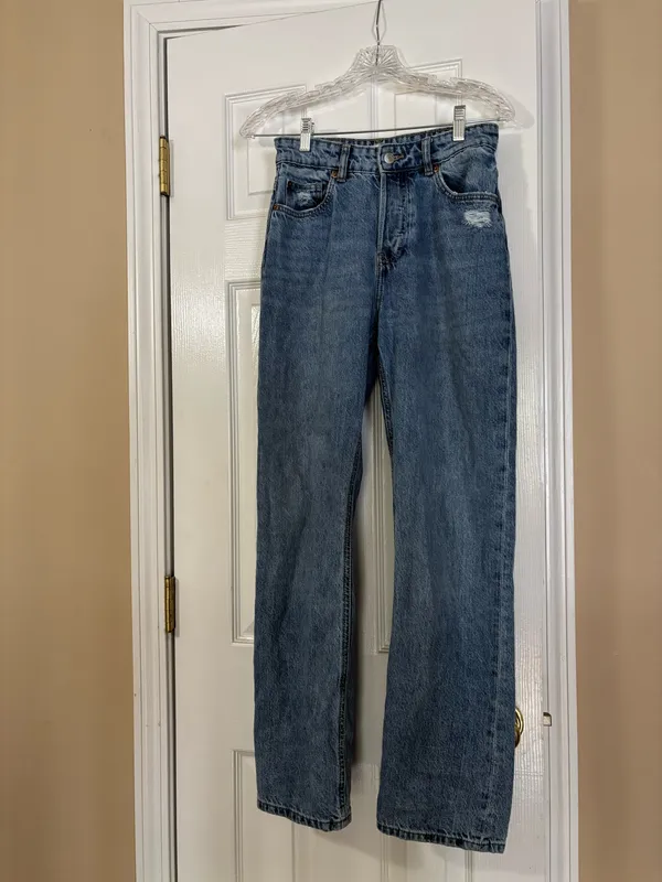 H&M Button Fly High-Waisted Jeans Light Wash - Image 3