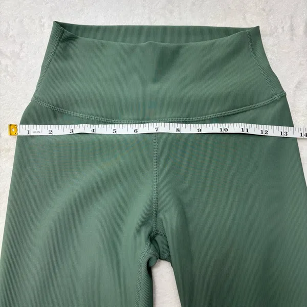 Willow Women's Athletic Olive-‎ Green Leggings size S - Image 6
