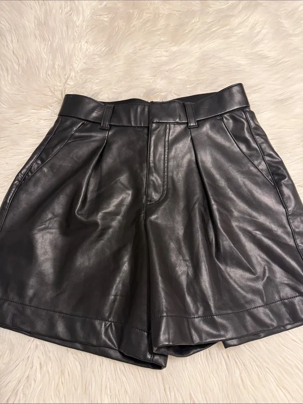 Abercrombie & Fitch Black High-Waist Faux Leather Pleated Women’s Shorts size S - Image 7