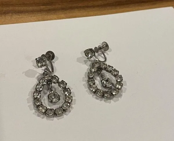 Signed Coro Vintage Silver Tone Screw On Non Pierced Dangle Drop Earrings - Image 2
