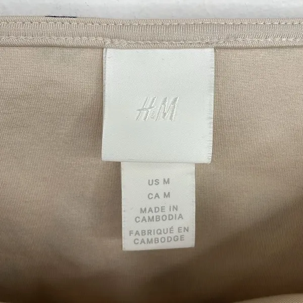 H&M Polka Dot Puffy Sleeve Crop Top size Medium - Image 7