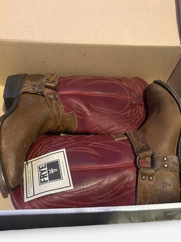 FRYE in Box Women's Billy Harness Western Boots Burgundy - Image 3