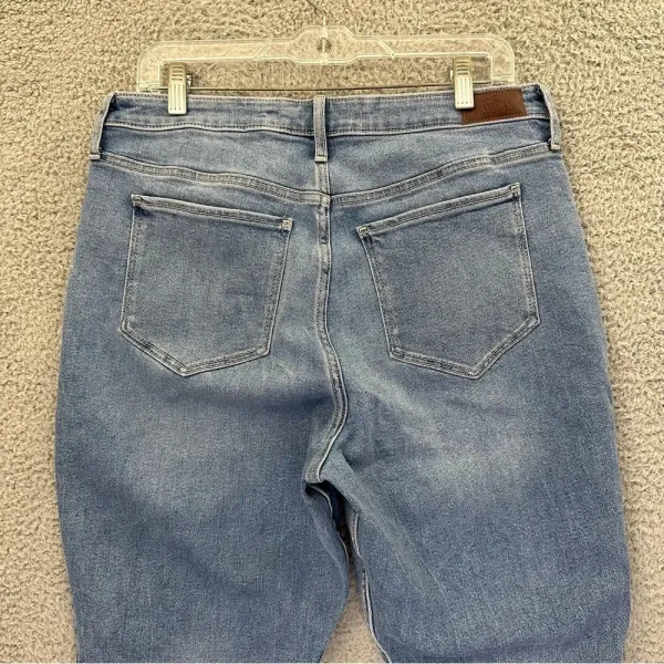 Hollister Curvy Ultra High Rise Skinny Ankle Jeans Medium‎ Wash Women's 32 x 26 - Image 5