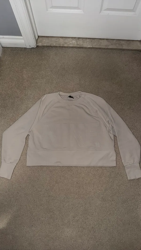 Nike Cropped Long Sleeve Top Cream - Image 6