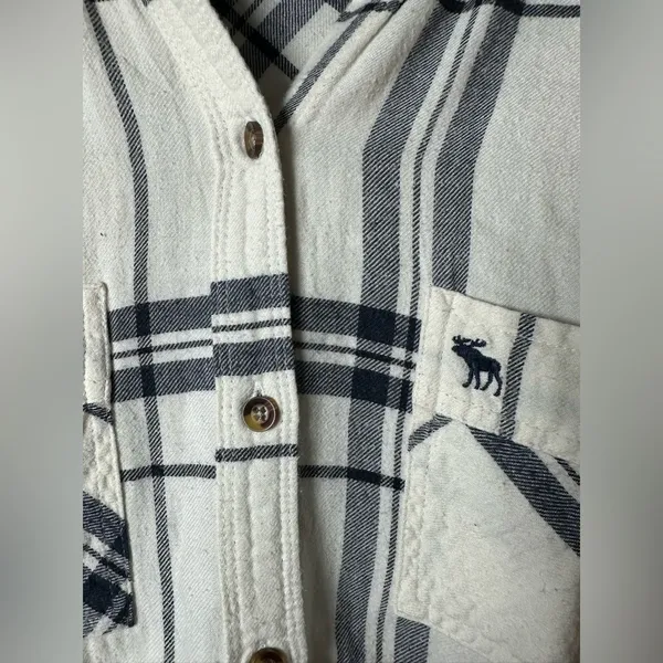 Abercrombie‎ & Fitch Plaid Flannel Shirt Womens M Cream Navy Button Down - Image 6