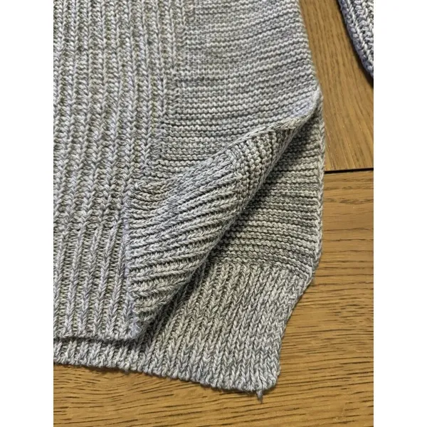 Anthropologie Silence + Noise Knit Side Slit Step Hem V Neck Sweater Size Medium - Image 6