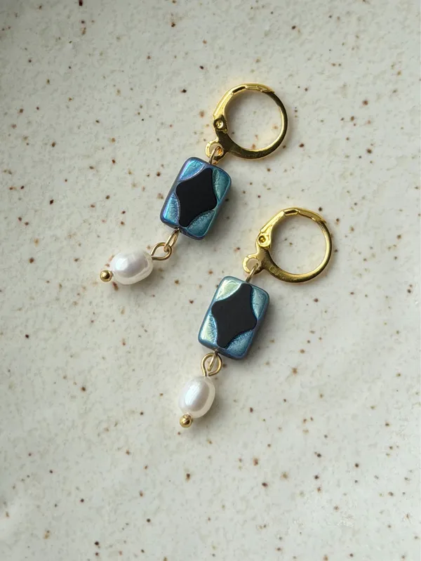 Handmade boho unique whimsy quality Czech glass beads & pearl dangle earrings🖤 - Image 3