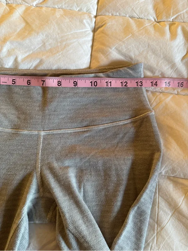 Women's Grey Capri Leggings Lululemon - Image 4