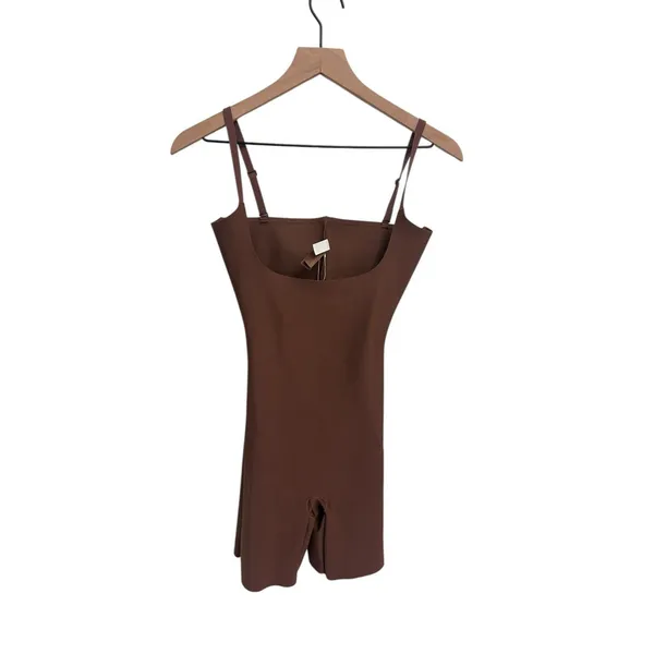 SKIMS Body Core Sculpt Open Bust Mid Thigh Bodysuit Jasper large New with tags - Image 4