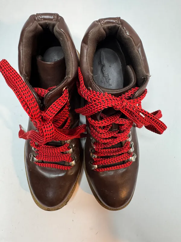 Universal Threads Karri Lace Up Hiker Boots Size 8 - Image 2