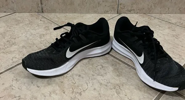 Nike shoes - Image 3