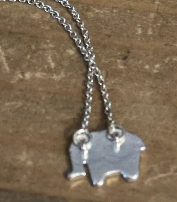 Silver tone origami elephant pendant necklace - Image 4