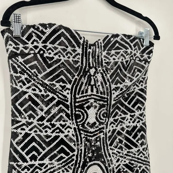 NWT 2B Bebe‎ Sasha Tribal Sequin Strapless Black & White Mini Dress Size Medium - Image 3