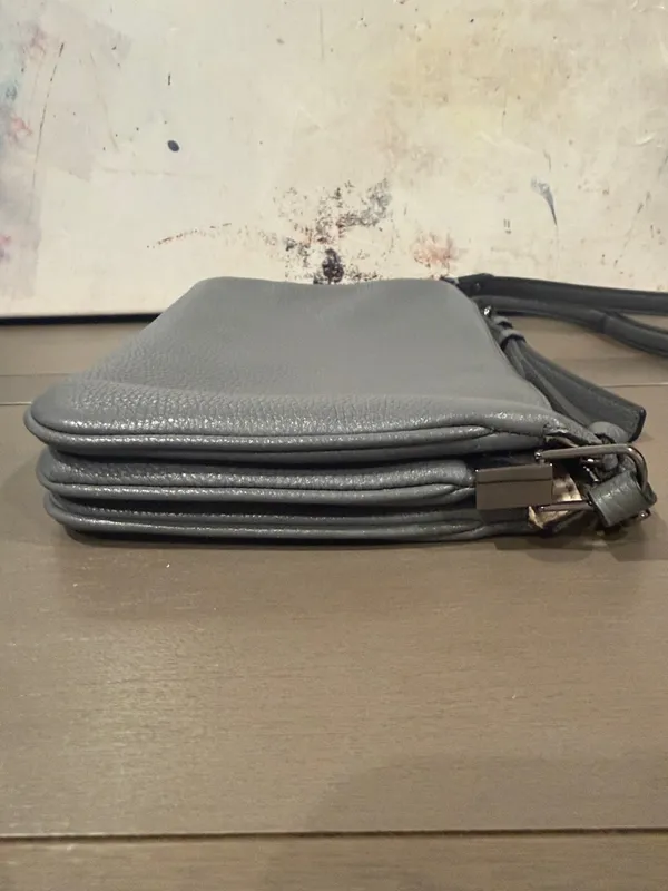 Kate Spade Grey Crossbody Mulberry Street Madelyne Grey Leather Bag EUC - Image 4