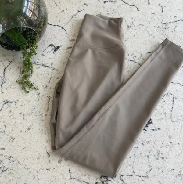 Alo Leggings - Image 9