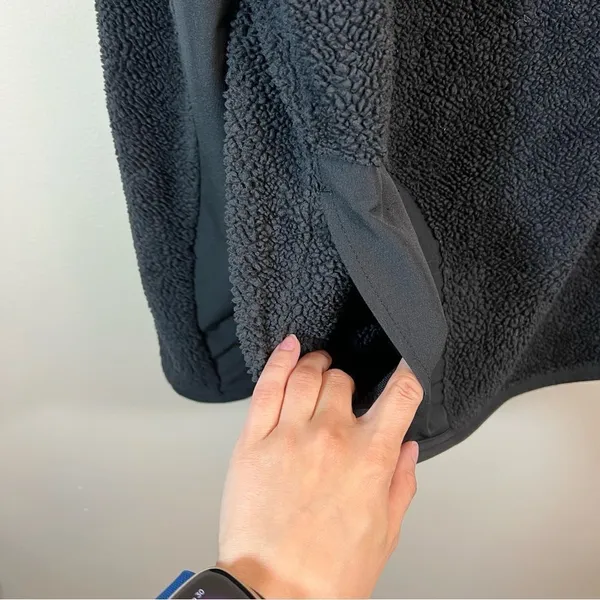 ✨‎ Nike Women’s Black Sherpa Fleece Mock Neck Sweatshirt Medium - Image 6