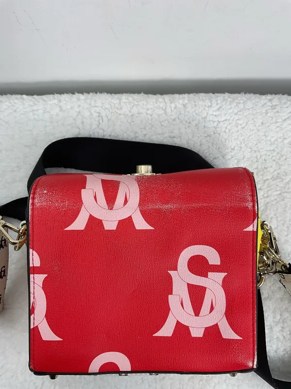 Steve Madden Kinder Box Pink Logo Mini Bag - Image 10