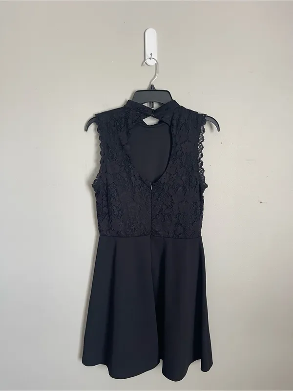 Lila Rose Sleeveless Black Lace Mock Neck Mini Dress Sz L - Image 4