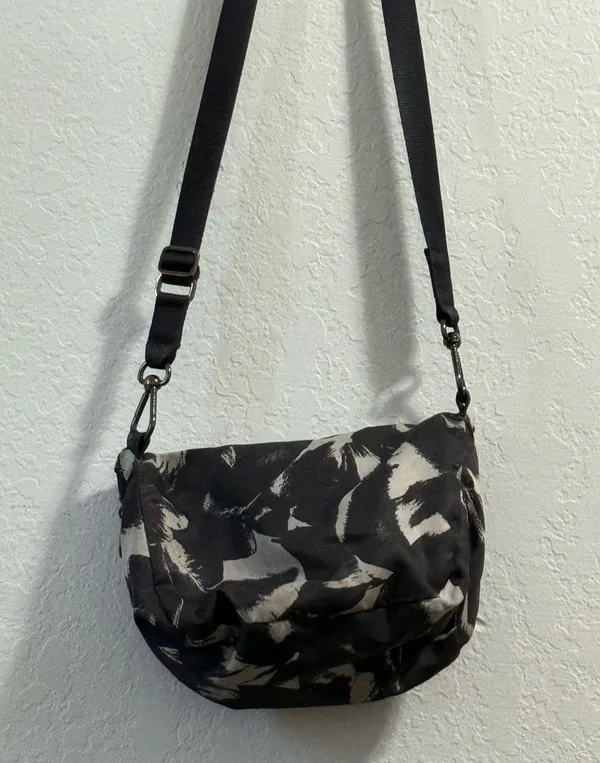Lululemon All Night Festival Bag Midi Flower Pop Starlight crossbody purse - Image 3