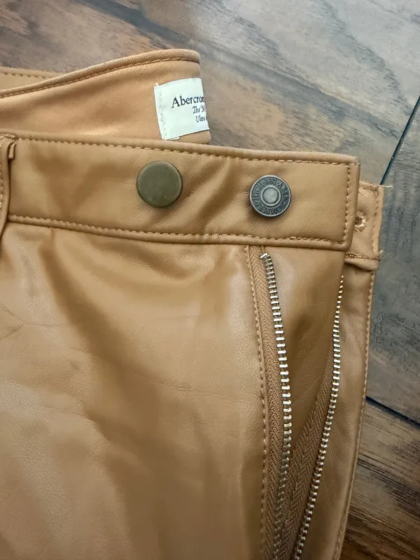 Abercrombie Ultra High-Rise 90s Straight Leather Pants - Image 3