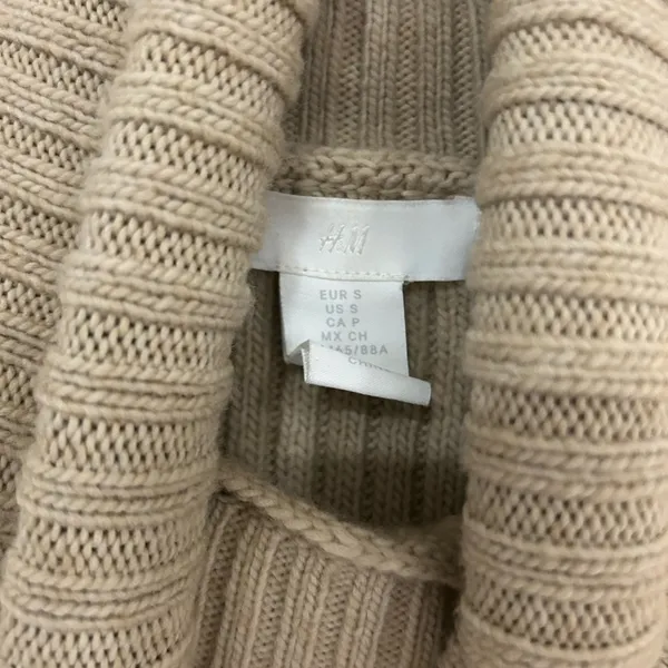 H&M Neutral Tan Turtleneck Sweater - Image 4