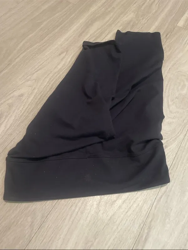 Athleta Black Mid-Rise Bike Shorts - Image 3