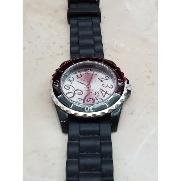 2 Ladies Watches - Both Need New Batteries - Image 2