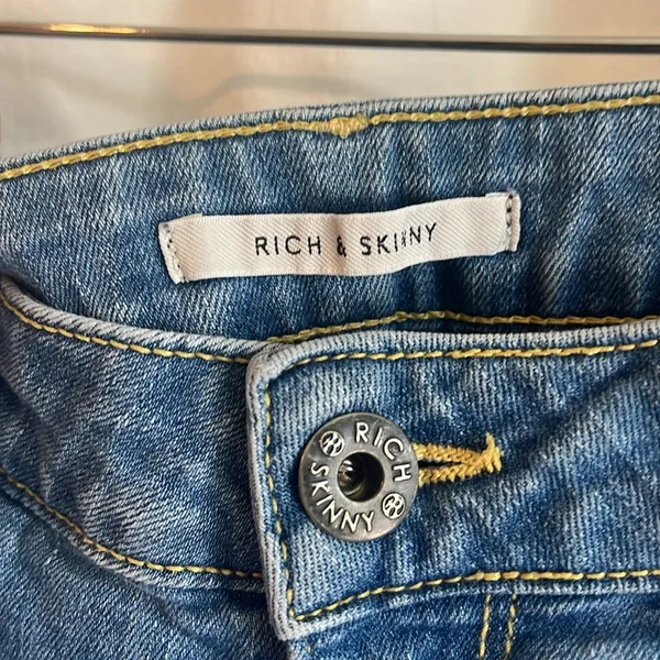 Rich & Skinny Casual Lighter Medium Wash Low Medium Rise Denim Jean Shorts - Image 4
