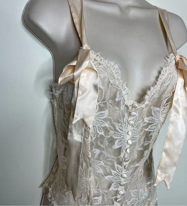 Victorias Secret Gold Label Vintage Cream Lace Bow straps Bodysuit sz S - Image 9