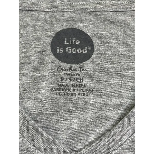 Life Is Good V-Neck Crusher Tee Winter Cabin Snowy Waterfront Shirt Size S - Image 4