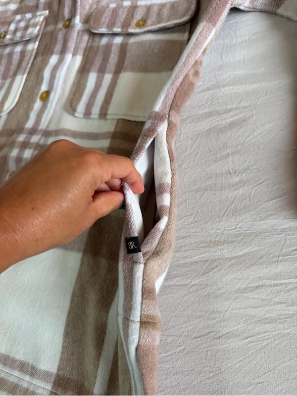 Banana Republic Beige and Cream Plaid Utility Shacket - Image 7