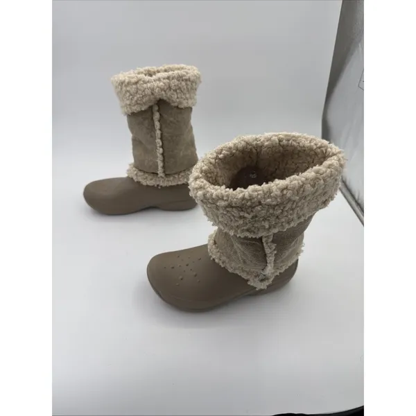 Crocs Boots Mid Calf Tan Beige Lined Faux Suede Fur Winter Snow Size 8 - Image 5