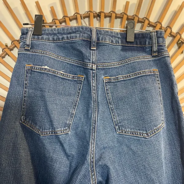 Abercrombie & Fitch Women’s High Rise The Mom Jean Curve Love in Dark Destroy 29 - Image 12