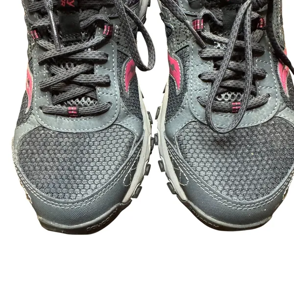 Saucony Raptor‎ TR Shoes Womens Size 8.5 Gray Pink Trail Running Grip S15427-5 - Image 2