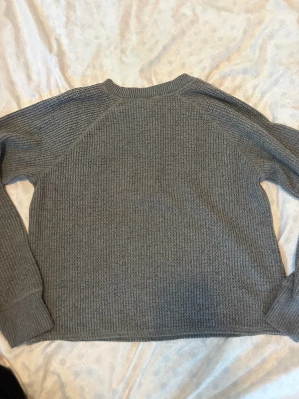 Old navy gray waffle long sleeve shirt - Image 7